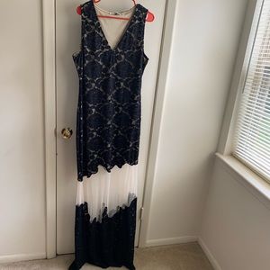 NWOT Lace gown